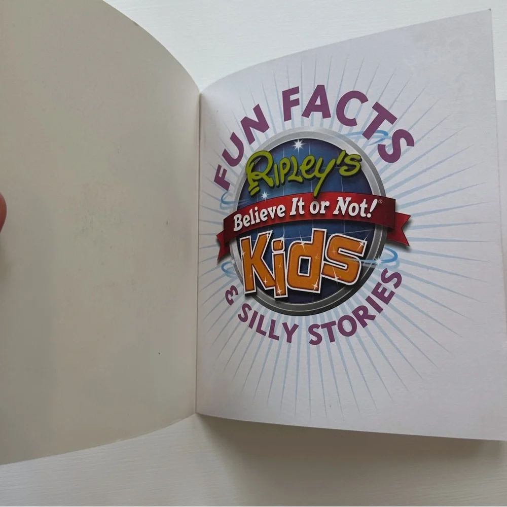 Ripley’s Believe It Or Not‎ fun fact & silly stories kids book